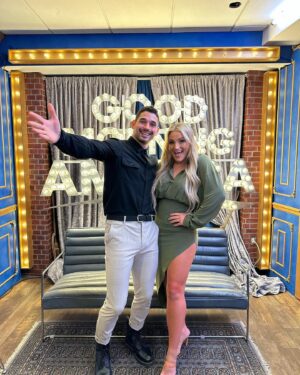 Alan Bersten Instagram - Woooo!!!! I’m so excited to announce that I’m back for season 32 of @dancingwiththestars with my new partner @jamielynnspears !!! 

Let’s go!