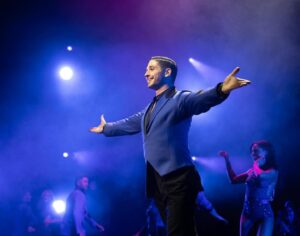 Alan Bersten Instagram - I can’t believe this tour is coming to an end tonight! This has been my favorite tour by far. All the dancers, the crew, the fans, everyone behind the scenes that made this tour so magical, THANK YOU 🩵🙏🏼 from the bottom of my heart! I hope you all enjoyed this as much as I did 🩵❤️