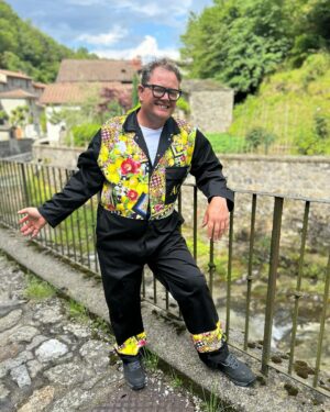 Alan Carr Instagram - Exciting news about Amanda And Alan’s Italian Job!!! Casa Alamanda is coming on the market to buy. Whoever gets it, is going to just love the area, the nature, and of course the locals. More details to follow….