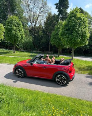 Alan Carr Instagram - What a gawjus weekend 🌞top down, trotters out, face stuffed, nose burnt 🫤@MINIUK 🚘❤️