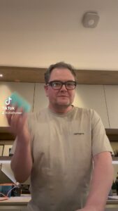 Actor Alan Carr HD Instagram Photos and Wallpapers April 2024