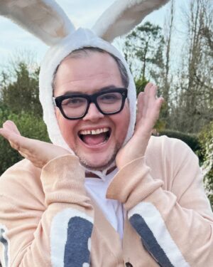 Alan Carr Instagram - Hope you all had a wonderful, restful Easter!!🐣