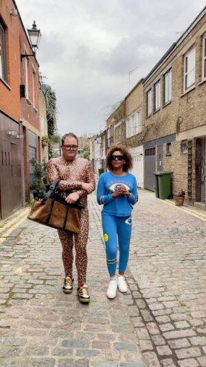 Alan Carr Instagram - A BRAND NEW EPISODE of Life’s A Beach with Mel B is available today. Check it out you will not be disappointed - it was outrageously fun. 🌴🧳👙❤️ @officialmelb #spice #travel #podcast