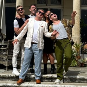 Alan Carr Instagram - The most gorgeous afternoon in the most gorgeous place with the most gorgeous food and some ok people. ❤️