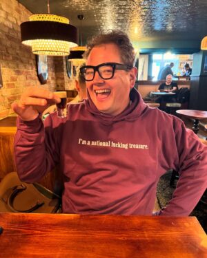 Alan Carr Instagram - Celebrating the birth of the nations sweetheart* in style.

*sweatshirt
