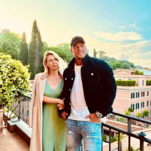 Alan Ritchson Instagram - My beautiful bride. Happy day of love. 

You give my life meaning and purpose beyond the temporary and entertaining. 

You reach past important and stretch my soul towards essential. 

I’ve felt eternity on your lips and known forever in your embrace. 

I will forever and always be your servant. 

Happy Valentine’s Day @catritchson