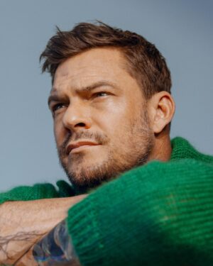 Alan Ritchson Instagram - Had a nice chat with @britishgq. Link in stories.

#GQHype

Thank you to:

BRITISH GQ
@britishgq 
 
Photographer: Ryan Pfluger
@ryanpfluger 
 
Stylist: Marcus Allen
@theemarcusallen 
 
Groomer: Rheanne White
@rheannewhite 
 
Journalist: Emilia Petrarca
@emiliapetrarca