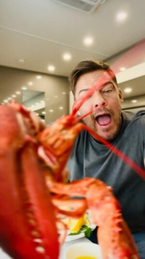 Alan Ritchson Instagram - Sometimes there’s more to lobstah than just ice-cold lobstah! 

Congrats to those who guessed Persuader.
 
#Reacher