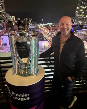 Alan Shearer Instagram - Thank you Nashville for making this the biggest Premier League Mornings Live weekend to date. Great to see so many of you on Broadway. What a crazy brilliant City. 🎸 🎤 🙌 ⚽️ @plinusa #MyPLMornings