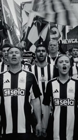 Alan Shearer Instagram - it’s Black and White 🖤🤍
🗣: @alanshearer 🎙: @heidi._.curtis