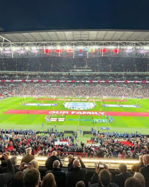 Alan Shearer Instagram - It was great to catch up with old team mates and celebrate/ remember the brilliant Terry Venables at Wembley tonight. 🏴󠁧󠁢󠁥󠁮󠁧󠁿 v 🇧🇷 #euro96
