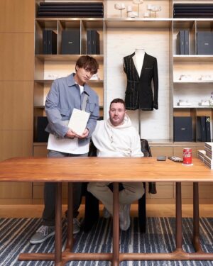 Alan Shirahama Instagram - LOVE🫶🥰

Thanks @dior and
@MrKimJones