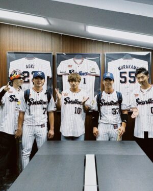 Alan Shirahama Instagram - PKCZ in 神宮球場⚾️
#さあ行こうか 
#まだまだ応燕するぜ