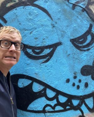 Alan Tudyk Instagram - Great graffiti in Almada Portugal
