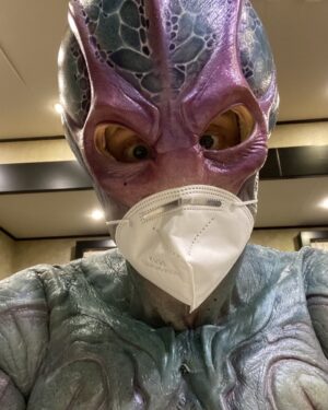 Alan Tudyk Instagram - Tomorrow Wednesday a new episode of Resident Alien!  On SyFy 10 eastern/ 9 central