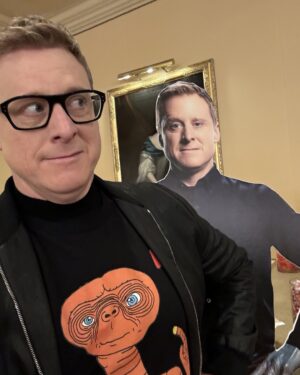 Alan Tudyk Instagram - At TCA’s talking Season 3 premiere tonight saw this creepy guy lurking. Also, that’s THE waddling sex doll on my shirt