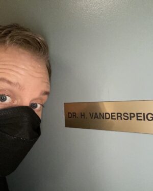 Alan Tudyk Instagram - Urgently caring for all hairless monkeys in Patience #residentalien
