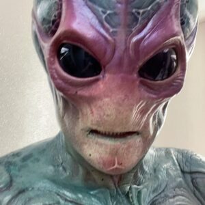 Alan Tudyk Instagram - @residentalien @syfy After tonight’s episode go to Syfy. com to watch episode 3 a week early:)
