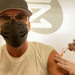 Alan van Sprang Instagram - Got da shot yo.
#vaccinationdone✔️