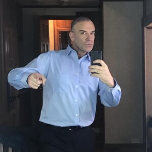Alan van Sprang Instagram - Looking clean shaven goofy cool and cop like, is it possible I’m playing a good guy!!!???? Mmmmmmm...probably not.