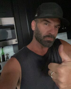 Alan van Sprang Instagram - Thank you all so much for your messages asking how I am doing and checking in during this Covid time.
I read everything and it is so appreciated.
We are great and spending a lot of time in the house. Riding my bike and wearing a mask.
Take care, be safe and well.
❤️❤️❤️❤️❤️❤️ Oh and that ring is my bday gift from my son.
Very cool.