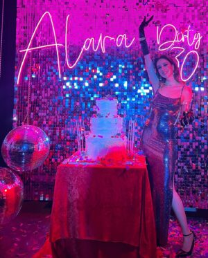Alara Keçeci Instagram - Dirty Thirty 🪩 🎂  Bu güzel organizasyon için canım babam sana tesekkür ederim 🙏🏻 @bahadir_altintas