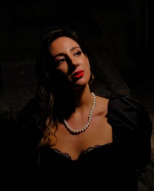 Alara Keçeci Instagram - Night night 🌚  Photo by @sukrukaraca1