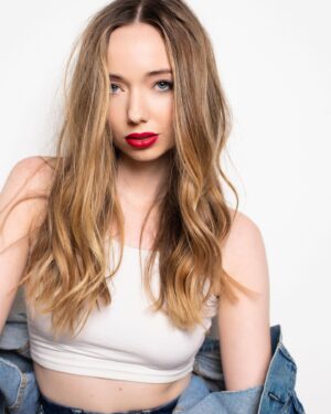 Alaska Leigh Instagram - same but different 💋
☆ ☆ ☆ ☆
📸: @studioaviva 
💋: @kahliaadamsmakeuphair 
☆ hair colour by @chrisweberhair at @vanillaloft ☆