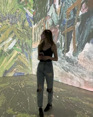 Alaska Leigh Instagram - just me blocking some art 🎨
• ty @imagine.van.gogh it was breathtaking 🤍 •