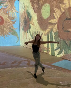 Alaska Leigh Instagram - just me blocking some art 🎨
• ty @imagine.van.gogh it was breathtaking 🤍 •