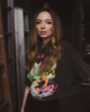 Alaska Leigh Instagram - timeline hopping 🖤🪐🧚🏻
~~~~~~~~
📸: @studioaviva