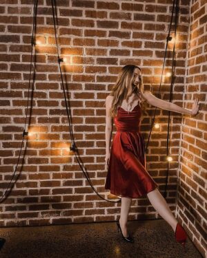 Alaska Leigh Instagram - obligatory fairy light photos on the happiest day 💫
… there may have been ‘a few’ tears shed 😅
🖤 @ashaweeeee_ & @c.aitsarah 🖤