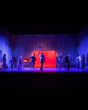 Albert Baró Instagram - ROMEU I JULIETA 🌕 Del 10 de juny al 30 de juliol al @teatrepoliorama. 
Ens veiem al teatre i a la festa del Sr. Capulet. 💐
.
.
Entrades a la web del @teatrepoliorama.