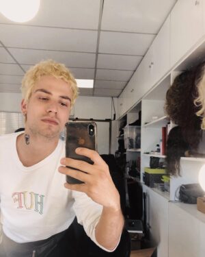 Albert Baró Instagram - Un poco de BTS de la serie @nacholaserie que estrenamos hace unas semanas. Capítulos disponibles en @atresplayer, @lionsgatepluslatam y @lionsgateplusbr. 🔥💦
