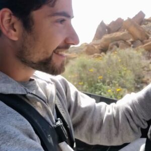 Albert Baró Instagram - Del día que salí a conocer la isla de #BienvenidosaEdén 🌋🌴 | @netflixes