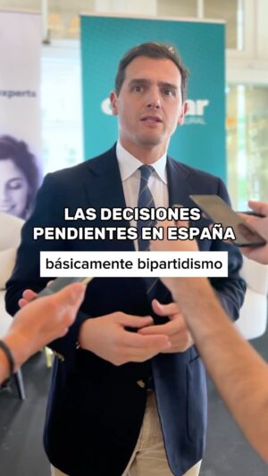 Albert Rivera Instagram - Se están abandonando los asuntos realmente importantes para el futuro de España. 

Y mientras, se trata de privilegiar a unos políticos que han querido destruir la nación cometiendo delitos.

España es un gran país, pero con grandes reformas pendientes: 

-Pensiones.
-Educación.
-Sanidad.
-Administración pública. 
-Modelo laboral. 

Estos y otros asuntos que sí que importan de verdad a la población, son aquellos de los que deberían estar debatiendo, legislando y tomando decisiones. 

#reformas #PactosdeEstado