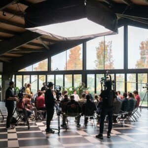 Albert Rivera Instagram - Fue una experiencia única con personas únicas. GRACIAS a los 30 maravillosos entrevistadores y a sus familias por haberme permitido el lujo de aprender a vuestro lado. Aunque el TEA os limite en  algunas habilidades, sin duda habéis demostrado que tenéis otras mejor que los demás. Sois una lección de vida. 
Aquí os dejo algunas de los mejores instantes del making of del programa @100x100unicos . 

#autismo 
#television