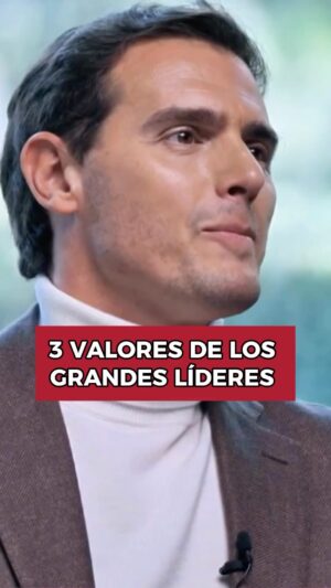 Albert Rivera Instagram - Tres valores indispensables de un buen líder 👇

Importante: no te conviertes en líder porque un documento o una empresa lo diga, uno solo es un líder cuando es reconocido como tal por los demás. 

¿Qué valores son necesarios para llegar a serlo? 

1.	Servicio a los demás.
Los mejores líderes ayudan al resto y son capaces de sacar lo mejor de cada uno de ellos.

2.	Ejemplaridad

La gente no te seguirá si no tienes autoridad moral. Los verdaderos lideres no solo dan órdenes, sobre todo dan ejemplo con sus actos.

3. Seguir aprendiendo, siempre. 
Dicen que el mayor maestro no es el que más sabe, sino el que más aprende, y esto es clave cuando quieres liderar. Aprende siempre de los mejores para desarrollar tus habilidades.

#lideres #liderazgo #formacion