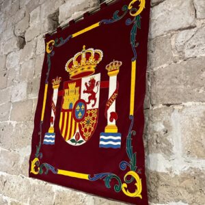 Albert Rivera Instagram - Pasar un fin de semana con buenos amigos es maravilloso, y hacerlo en la Ribera del Duero es una bendición. Pero si además, @josemoroes es tu anfitrión, es un auténtico lujo, una experiencia única.

Nadie como él conoce la evolución del vino español, no hay mejor embajador, y sinceramente, nunca he escuchado a nadie que hable con tanto conocimiento y a la vez con tanta pasión y amor sobre el vino y su cultura. 

Gracias José y a toda tu gente de @cepa21bodegas por vuestra amabilidad y generosidad, y 
enhorabuena por estar enamorado de lo que llevas haciendo más de 30 años con uno de los mejores proyectos vinícolas de España. Después de estos días sabemos un poco más de vino y amamos un poco más nuestros Ribera del Duero, sin duda, uno de los mejores vinos tintos del mundo. 

¡Nos vemos pronto, amigo! 

#España #Riberadelduero #vino #CastillayLeon #Peñafiel #Valladolid #bodegas