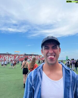 Albert Salazar Instagram - Gracias @estrelladammcat  por llenarnos el corazón de primavera! @primavera_sound