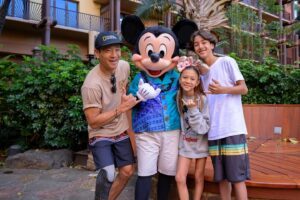 Albert Yu-Min Lin Instagram - From sailing and snorkeling to ukulele and stargazing, @exploreralbert and his children had a wonderful time at @disneyaulani! #LostCitiesRevealed is now streaming on @DisneyPlus and @hulu.