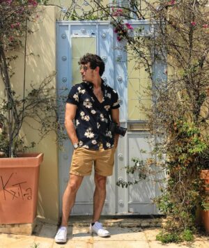 Alberto Rosende Instagram - I've fallen in love with this beautiful place and my adventure here has only just begun! It's palpable why the gods used to roam these lands and call them their own 🇬🇷 #ευχαριστώ #greece #athens #plaka