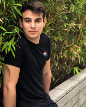 Alberto Rosende Instagram - Hey All! 
The Mayor of NYC officially decreed June 21st as @javiermofficial Day! This year is the first anniversary. I am honored to be a part of a day of activism for HIV/AIDS thru @red . 
In honor of celebrating World Pride and the 50th anniversary of Stonewall, and to support the AIDS fight, (RED) is selling T-Shirts which donate 100% of the proceeds from every purchase to the Global Fund to fight AIDS. And in case you don’t know what the Global Fund is, it’s the world ‘war chest’ to fight not only AIDS, but also TB and Malaria. To date, the organization has saved 27 million lives, and has enabled 17.5 million people living with HIV to access life-saving treatment. It really is a miracle organization and their work is critical. Best of all, every cent raised by (RED) and through initiatives like this helps further their work where it’s needed most. 
To order a shirt, swipe up in my insta story or check out the link in my bio! Thank you so much for your help and support!!