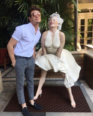 Alberto Rosende Instagram - Ran into my girl Marilyn #7yearItch #nobusinesslikeshowbusiness