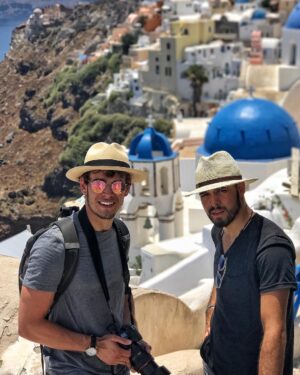 Alberto Rosende Instagram - Santorini, we'll definitely be back soon! #santorini #greece #iamatraveler #travelingwithmybrothers #withoutanagenda 
Photo cred goes to the one and only @thegrubfather