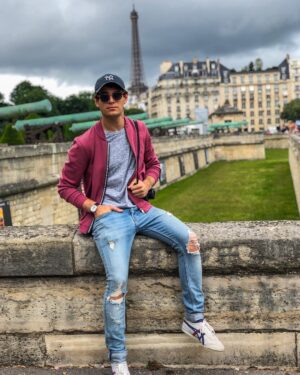 Alberto Rosende Instagram - Thank you to all the fans that came out to #Thos2 and made Paris such an amazing experience!#

Photo cred: My Mama!
