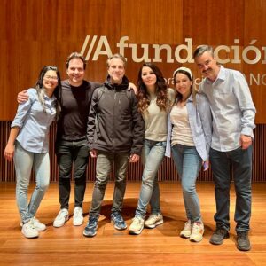 Albi De Abreu Instagram - ¡GRACIAS, A CORUÑA!

Ustedes siempre serán un buen plan. 

Hermosa función número 30 de #SinCuenta en esta Gira 2024. 

Gracias a la gente bonita que se acercó hasta el Teatro A Fundación, a quienes nos esperaron al final para la foto y el amapuche, a mi querida @uxiauxiacolor por estar, por siempre estar, a nuestros productores de la gira en España @progresieventos por hacernos todo tan fácil y a esta ciudad maravillosa que NO hizo honor a su fama y nos recibió y despidió con un sol y unas temperaturas dignas del Sur, aunque estuviésemos en el Norte. 

¡Gracias eternas! 

¡Seguimos!

Próximas paradas:

BARCELONA  30 de abril
PANAMÁ  28 y 29 de agosto

Y pronto les anuncio fechas en:

SANTIAGO
BUENOS AIRES
QUITO
LIMA
BOGOTÁ
MEDELLÍN
DOMINICANA
ESTADOS UNIDOS
… ¡Y VENEZUEEEEEELA!

Todas la entradas están a la venta en el link directo de mi bio. 👆🏼👆🏼👆🏼

#SinCuenta
Escrito por @indirapaezd 
Producido por @juancarlosmartint 
Dirigido por @albideabreu
👗 @yolimamoralesbridalart