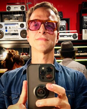 Albi De Abreu Instagram - Cuál de estos serían tus @wildesunglasses preferidos? @anamariasimon