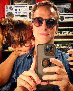 Albi De Abreu Instagram - Cuál de estos serían tus @wildesunglasses preferidos? @anamariasimon