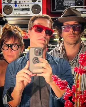 Albi De Abreu Instagram - Cuál de estos serían tus @wildesunglasses preferidos? @anamariasimon
